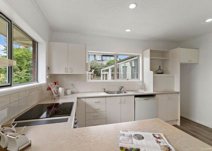  at 20 Terry Street, Blockhouse Bay, Auckland