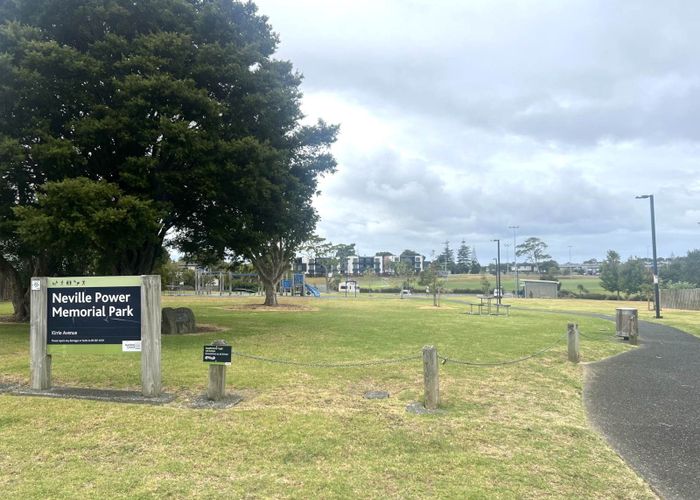  at 25 Kirrie Avenue, Te Atatu South, Waitakere City, Auckland