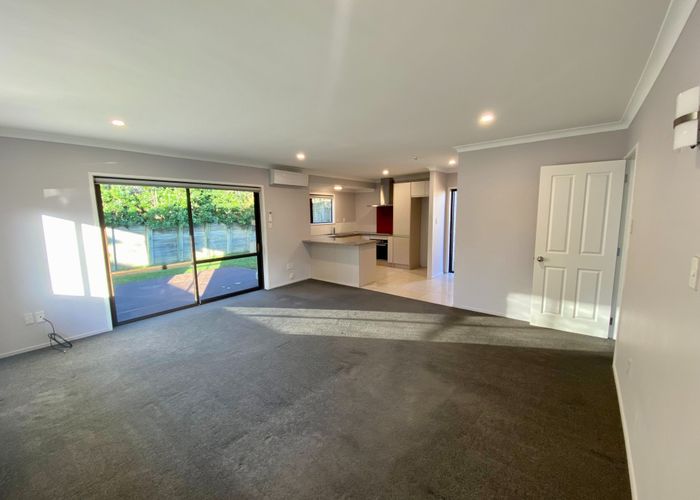  at 2/17 Birman Close, Half Moon Bay, Manukau City, Auckland