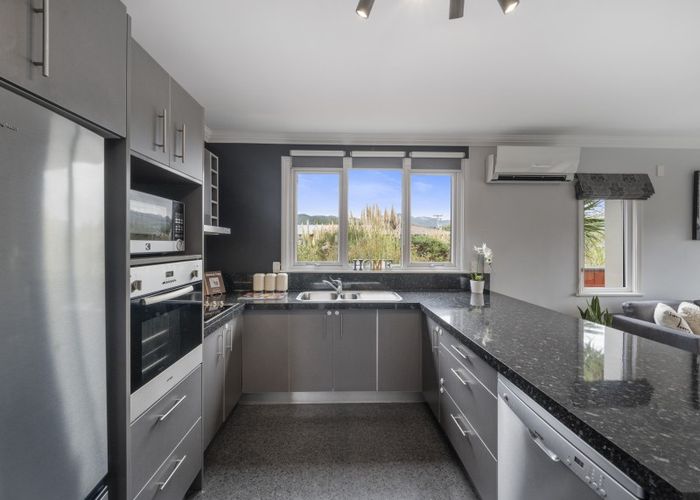  at 12 Liverpool Street, Trentham, Upper Hutt