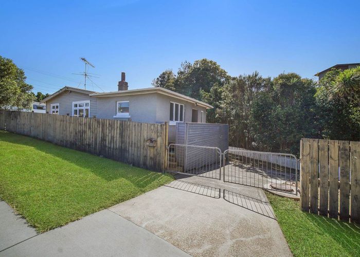  at 101 Seabrook Avenue, New Lynn, Waitakere City, Auckland