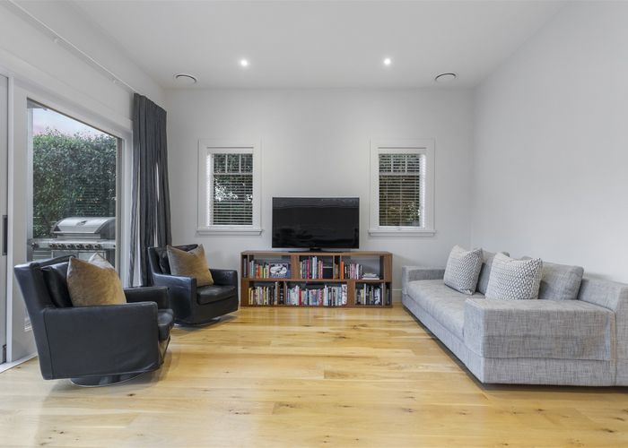  at 9 West View Road, Westmere, Auckland