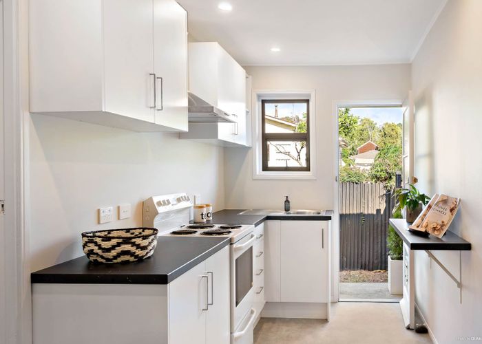  at 4/43 Abbotts Way, Remuera, Auckland