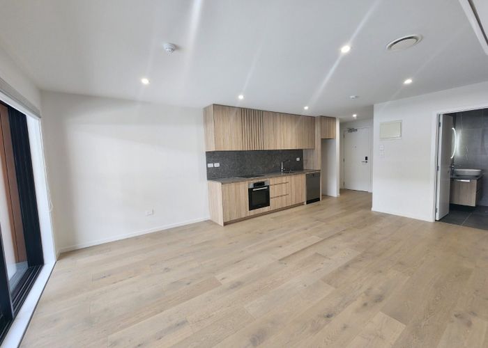  at 4/64    (1/64b) Coronation Road , Mangere Bridge, Manukau City, Auckland