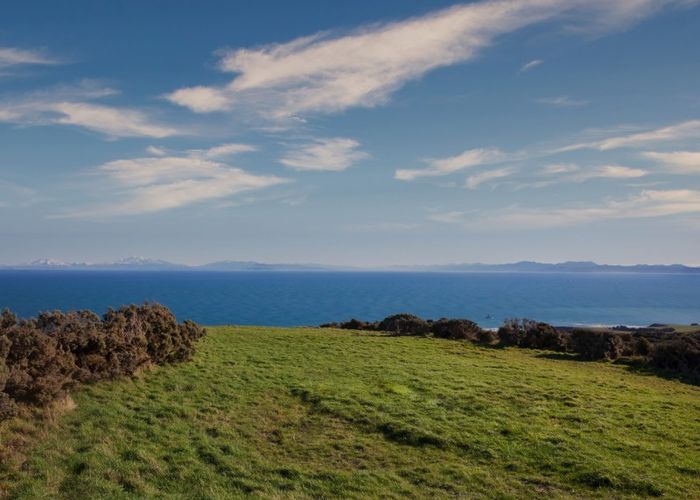  at 89 Te Wai Komaru Way, Mākara, Wellington