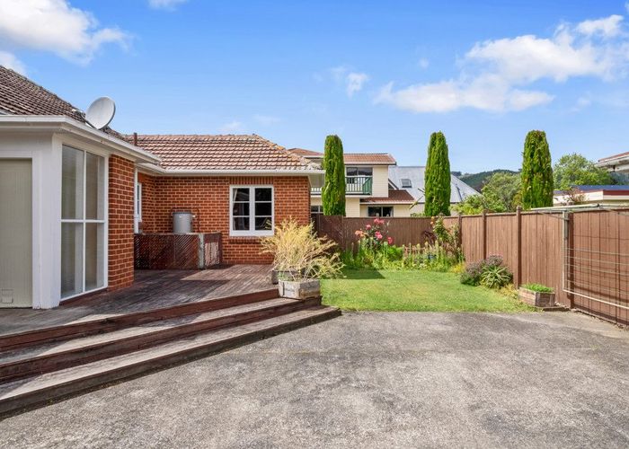  at 42 Whitemans Road, Silverstream, Upper Hutt