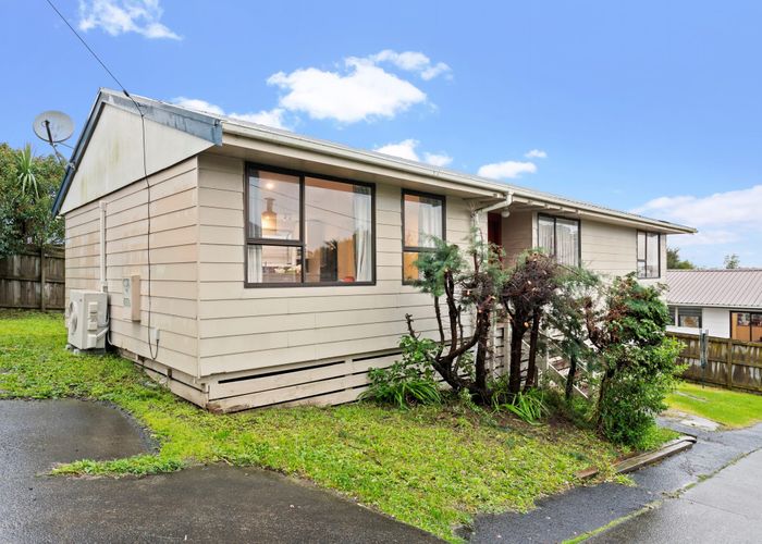  at 1/185 Royal Road, Massey, Auckland