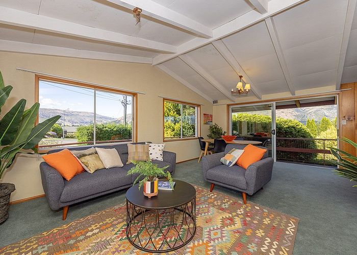 at 6 Totara Terrace, Wanaka