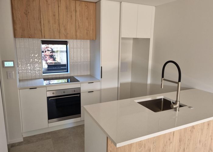  at 2/24 Devonport Lane, Merivale, Christchurch City, Canterbury