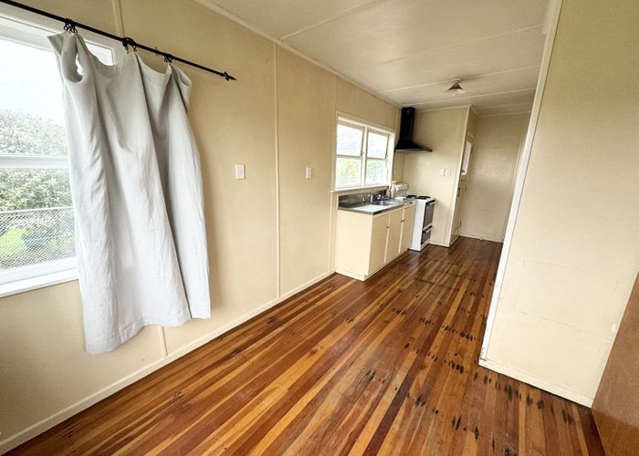  at 4 Proctor Place, Mangere, Auckland