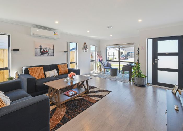  at 4 Sapwood Crescent, Takanini, Takanini