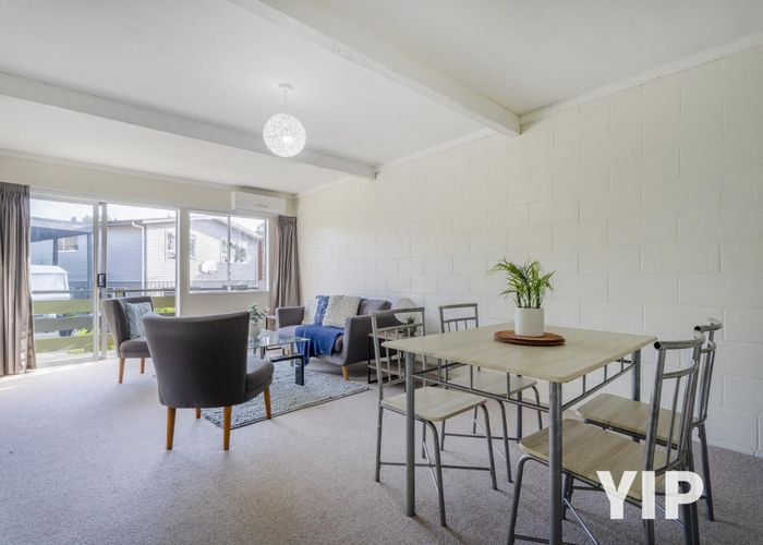  at 2/15 Bloomsbury Grove, Newlands, Wellington