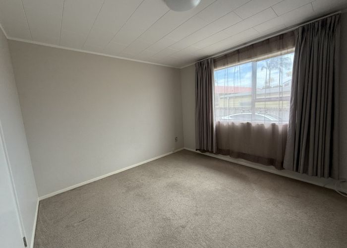  at 2/12 Chesley Place, Half Moon Bay, Manukau City, Auckland
