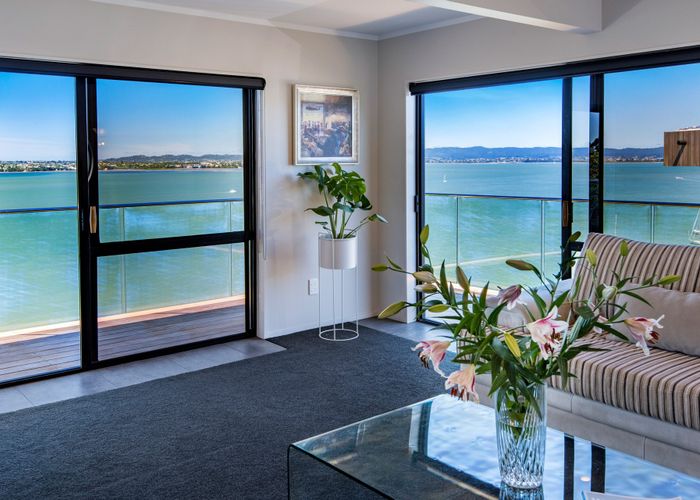  at 2/26 Tizard Road, Birkenhead, Auckland