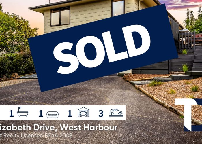  at 2/4 Elizabeth Drive, West Harbour, Auckland