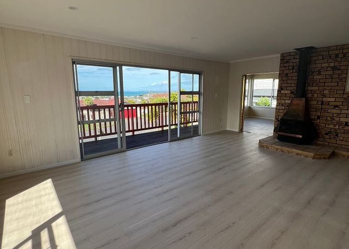  at 3 Robin Lane, Browns Bay, Auckland