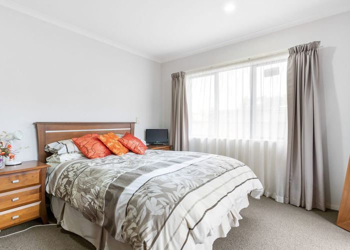  at 25 McInnes Road, Weymouth, Auckland
