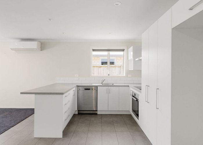  at 2/180 Burns Street, Leamington, Cambridge