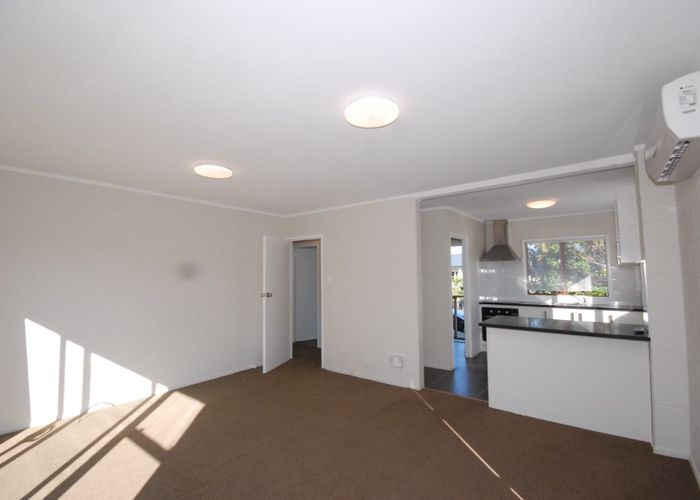  at 1/16 Roberts Road, Glenfield, Auckland