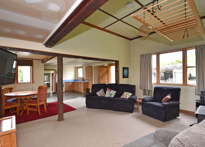  at 27 Rimu Road, Kennington