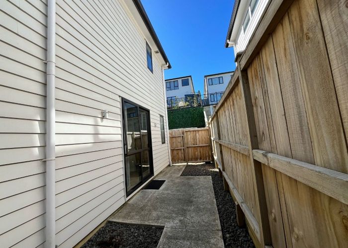  at Granny Flat/112 Mcquoids Road, Flat Bush, Manukau City, Auckland
