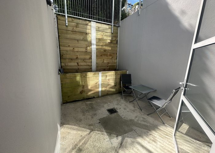  at 2/16 KENT ST, Queenstown, Queenstown