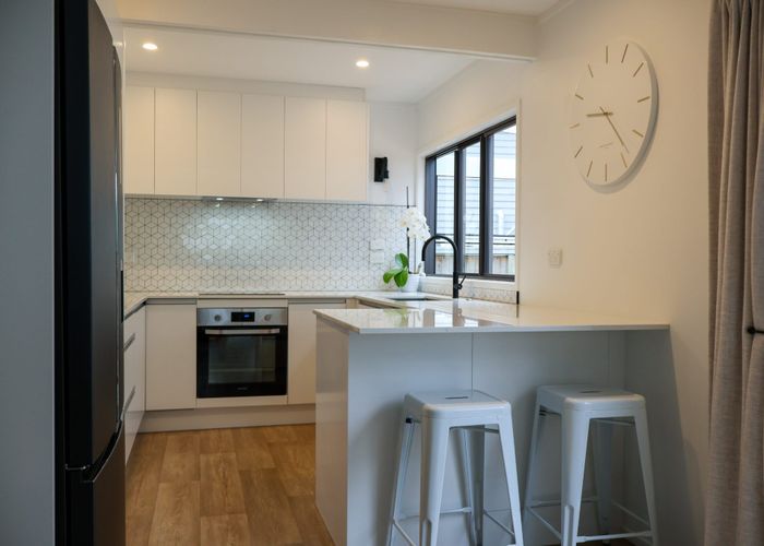  at 1/160 Glamorgan Drive, Torbay, Auckland