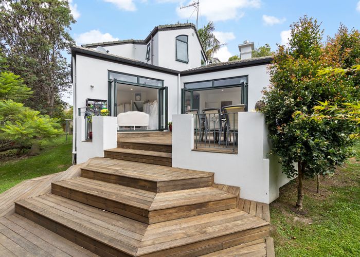  at 2/8 Tui Glen Road, Birkenhead, Auckland