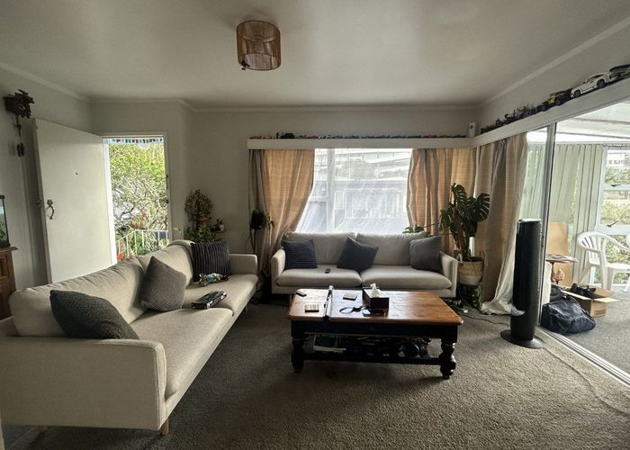  at 2/12 Downing Street , Glenfield, North Shore City, Auckland