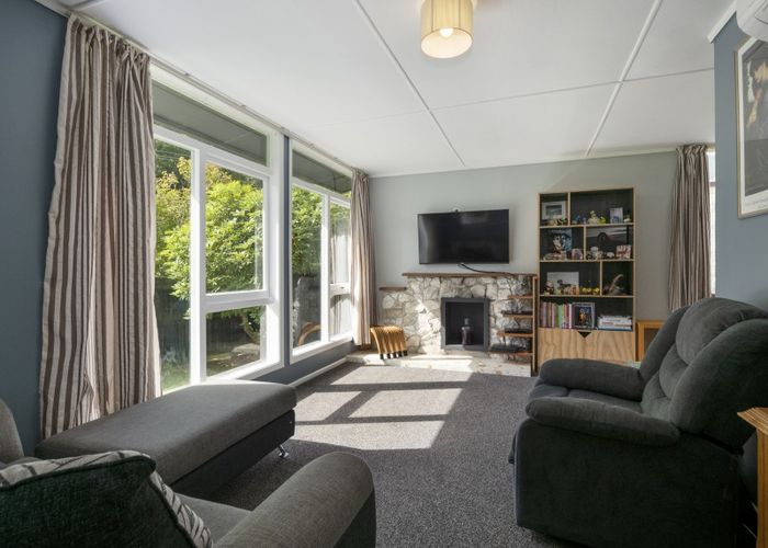  at 104 Pinehaven Road, Pinehaven, Upper Hutt
