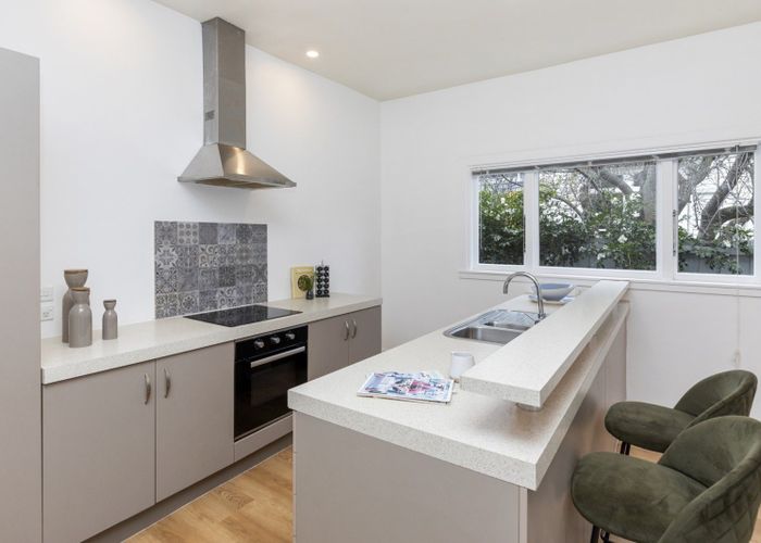  at 18 Sullivan Avenue, Woolston, Christchurch City, Canterbury