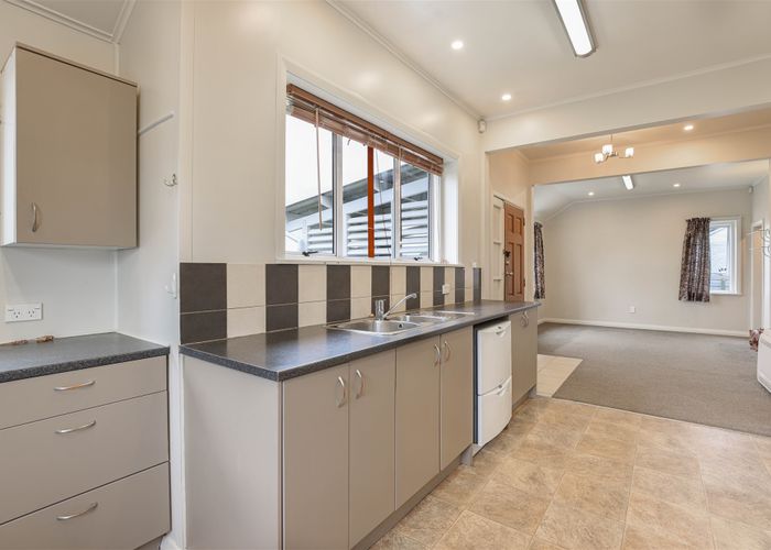  at 27 Beach Road, Hampstead, Ashburton