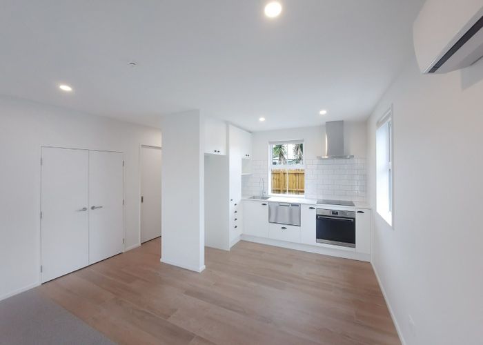  at 2/63 Hills Road, Edgeware, Christchurch