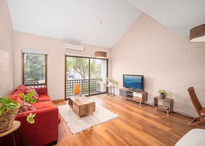  at 2/164 Kilmore Street, Christchurch Central, Christchurch