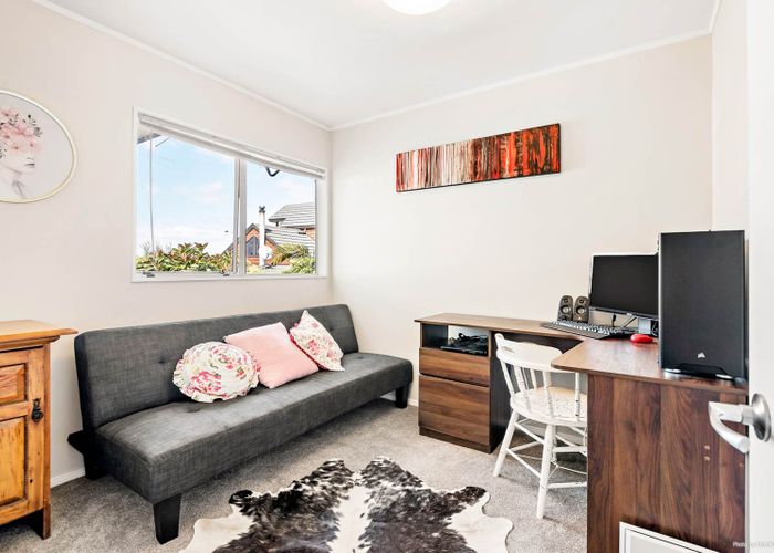  at 113 Wiseley Road, West Harbour, Auckland