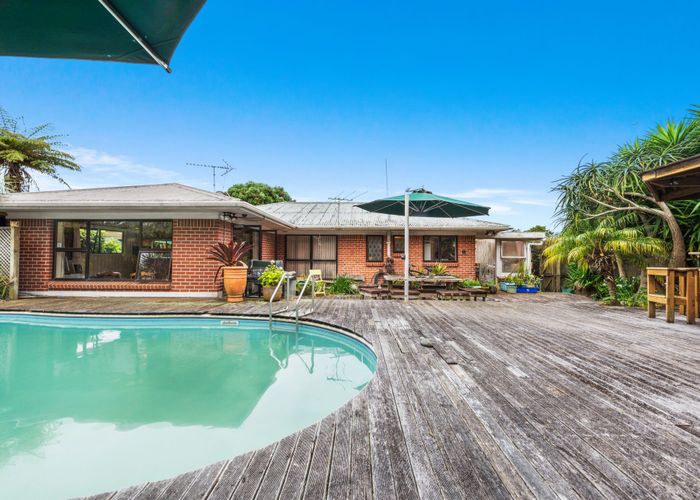  at 23 Lawrence Crescent, Hillpark, Auckland