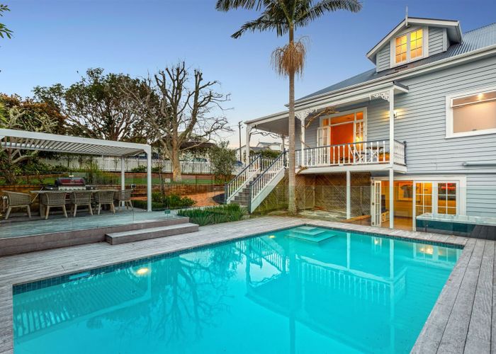  at 1/12 Mariposa Crescent, Birkenhead, Auckland