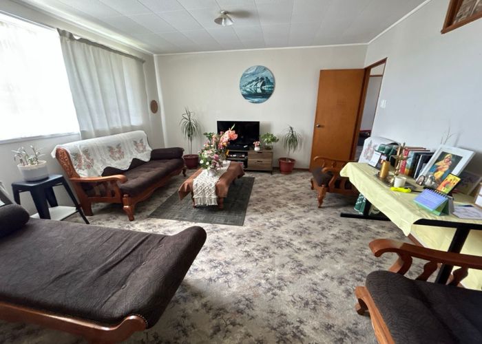  at 2/21 Ellis Avenue, Mount Roskill, Auckland City, Auckland
