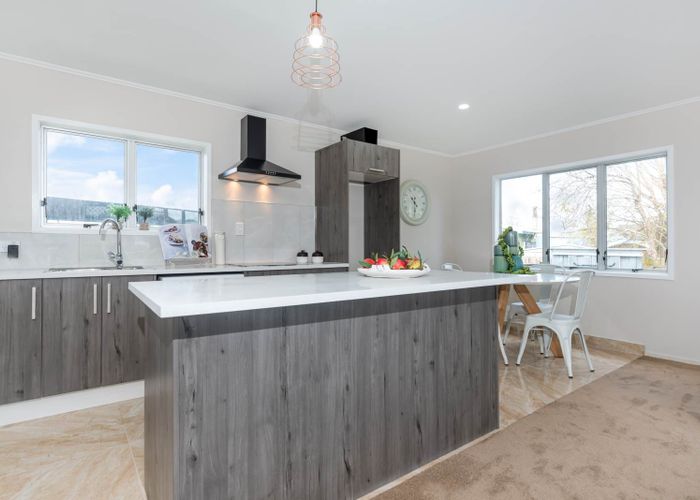  at 2 Starforth Place, Henderson, Auckland