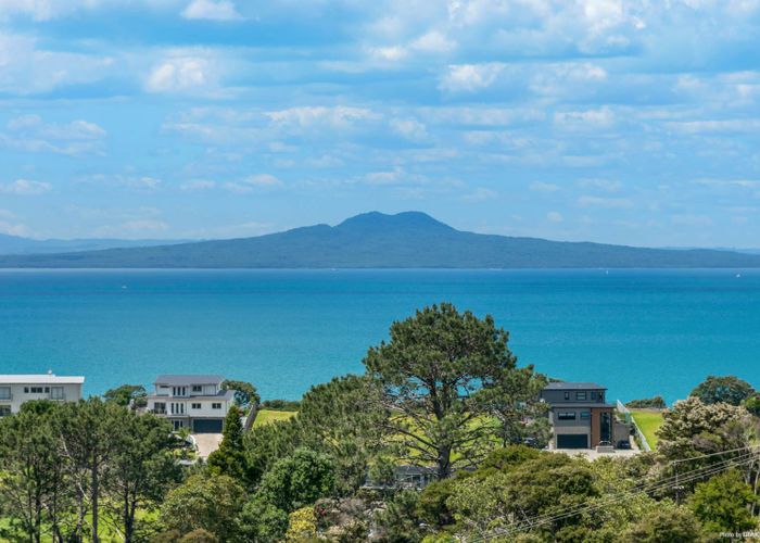  at 98 Wade River Road, Stanmore Bay, Whangaparaoa