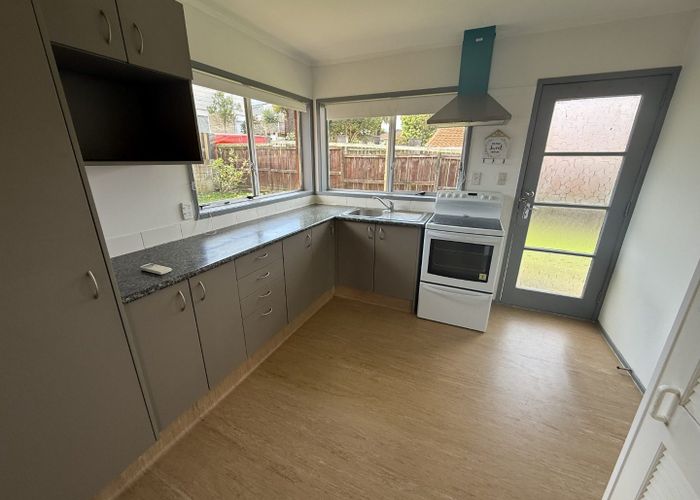  at 10B Ballater Place, Highland Park, Manukau City, Auckland