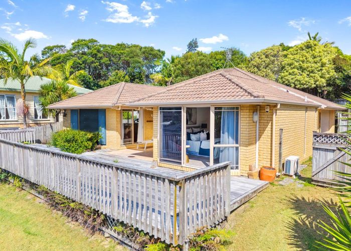  at 2 Greenleaf Way, Northcross, North Shore City, Auckland