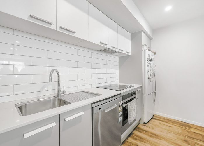  at 206/25 Bute Road, Browns Bay, North Shore City, Auckland