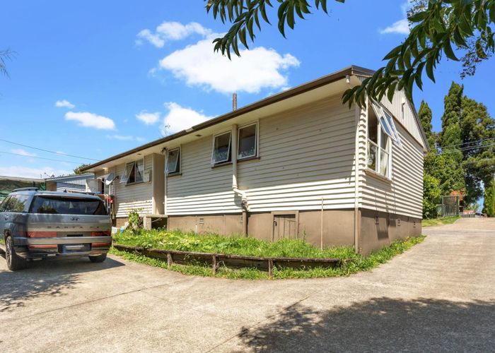  at 20 Larnoch Road, Henderson, Waitakere City, Auckland
