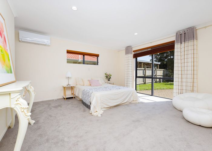  at 10 Chelmsley Avenue, Henderson, Waitakere City, Auckland