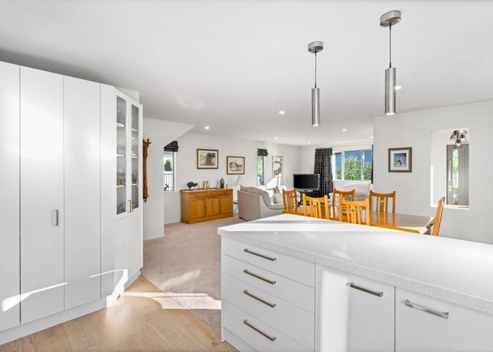  at 2/33 Basil Place, Mount Pleasant, Christchurch