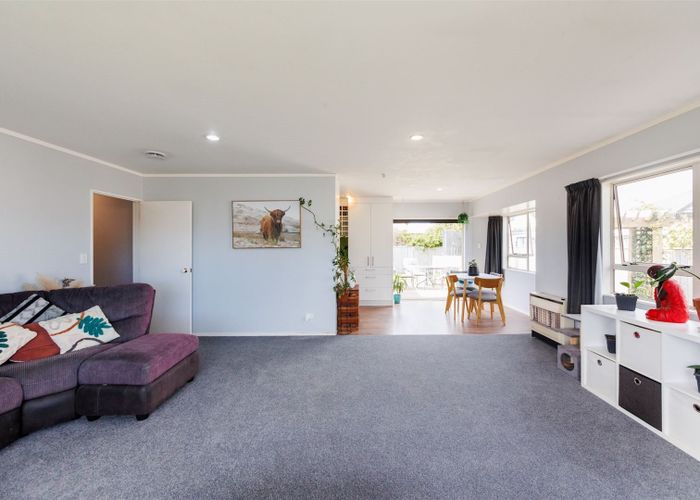  at 43 Dalfield Place, Highbury, Palmerston North