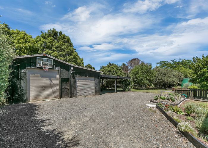 at 19 Taupaki Road, Henderson