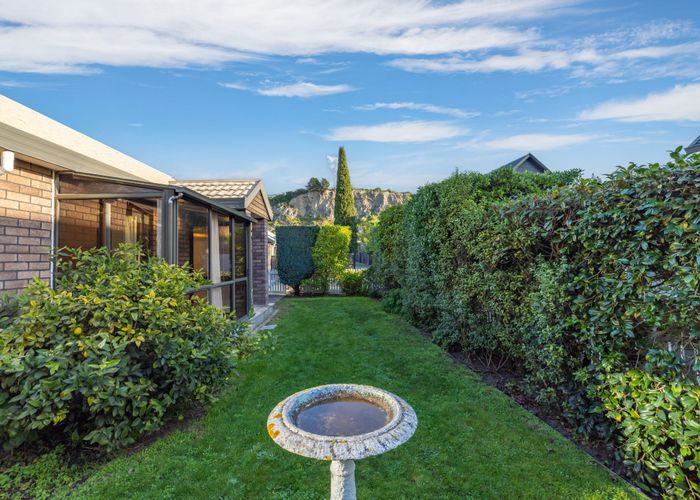  at 2/47A Main Road, Redcliffs, Christchurch