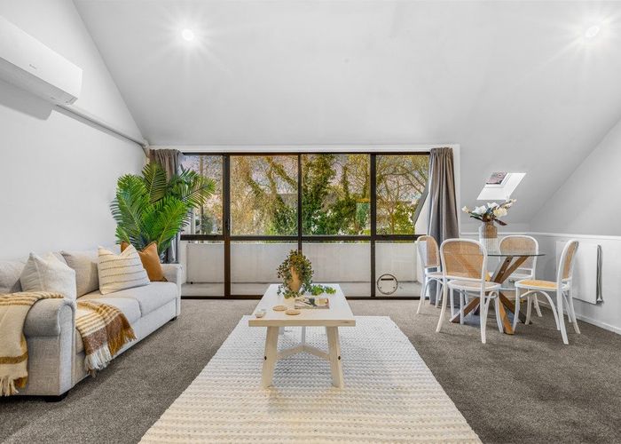  at 2/140 Chester Street East, City Centre, Christchurch City, Canterbury